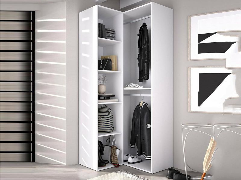 Geraeumiger Weiss-Eiche Garderobenschrank fuer das Schlafzimmer, Gesamtmasse 85 x 85 x 205 cm